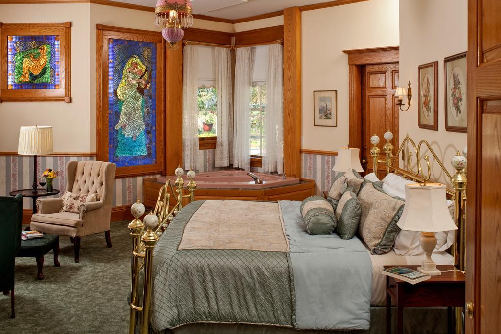 Old Rittenhouse Inn Бейфилд Номер фото