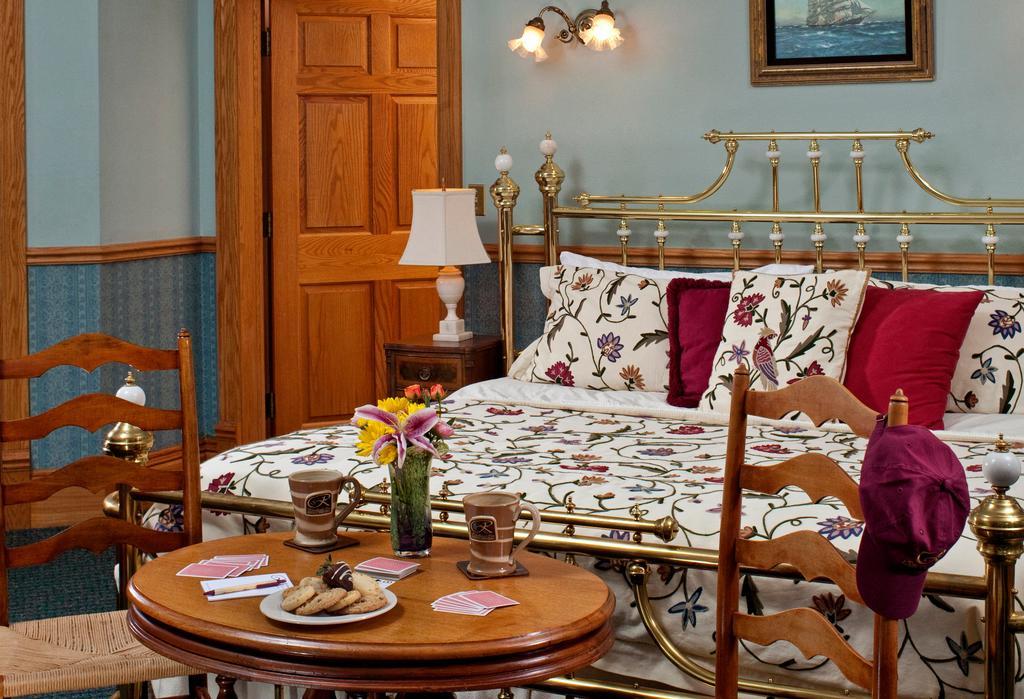 Old Rittenhouse Inn Бейфилд Номер фото