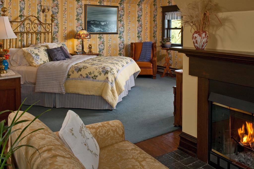 Old Rittenhouse Inn Бейфилд Номер фото