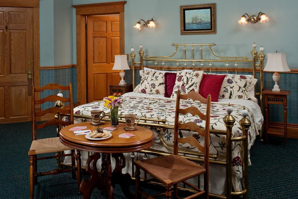 Old Rittenhouse Inn Бейфилд Номер фото