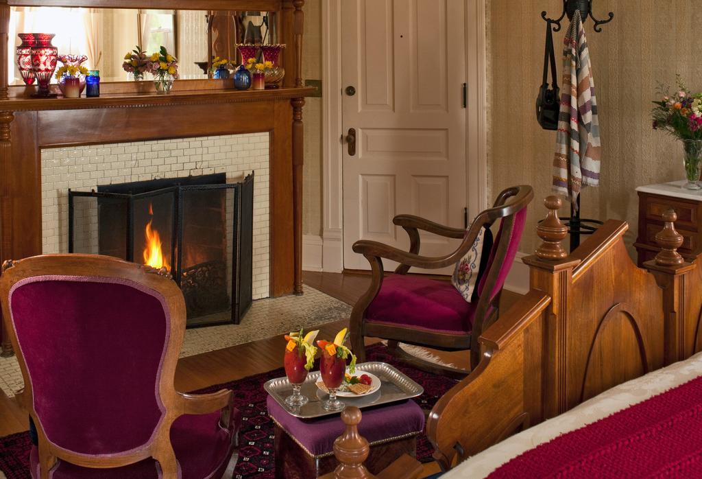 Old Rittenhouse Inn Бейфилд Номер фото