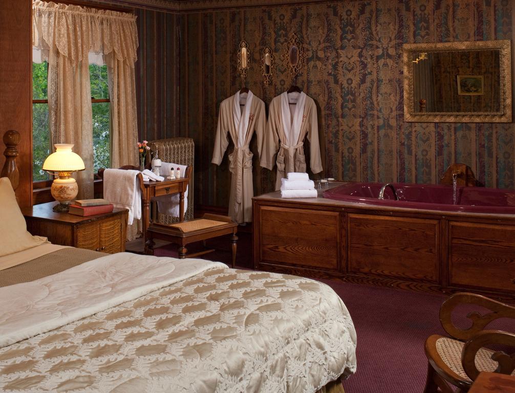 Old Rittenhouse Inn Бейфилд Номер фото