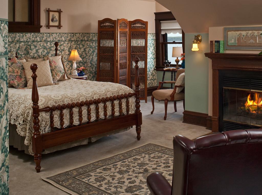 Old Rittenhouse Inn Бейфилд Номер фото