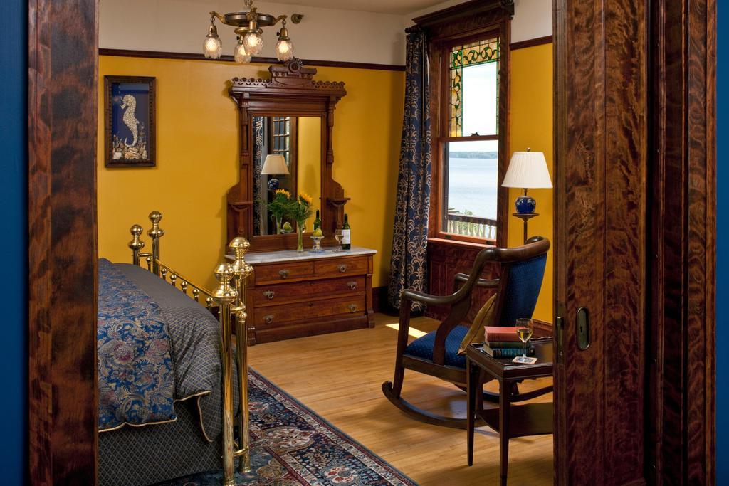 Old Rittenhouse Inn Бейфилд Номер фото