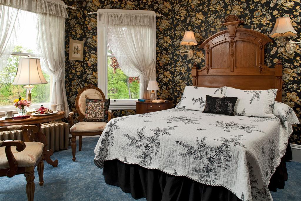 Old Rittenhouse Inn Бейфилд Номер фото
