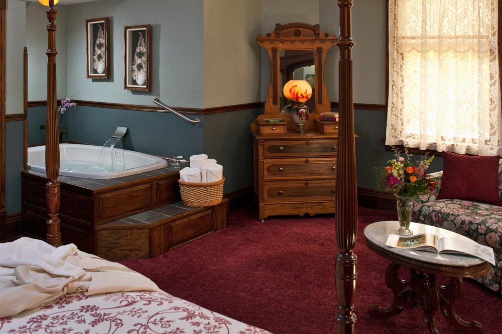 Old Rittenhouse Inn Бейфилд Экстерьер фото