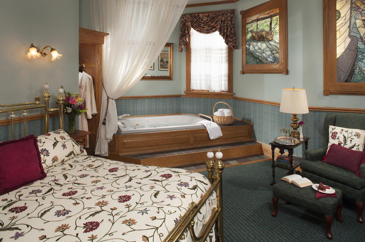 Old Rittenhouse Inn Бейфилд Экстерьер фото