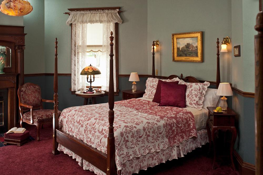 Old Rittenhouse Inn Бейфилд Экстерьер фото