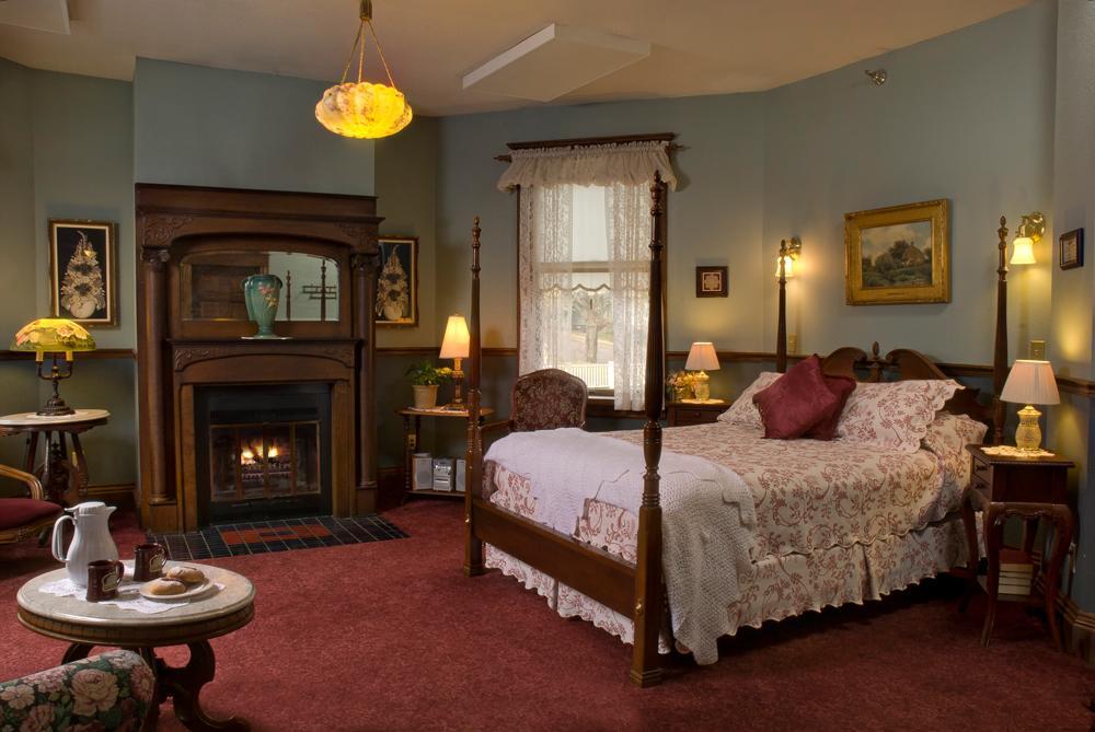 Old Rittenhouse Inn Бейфилд Экстерьер фото