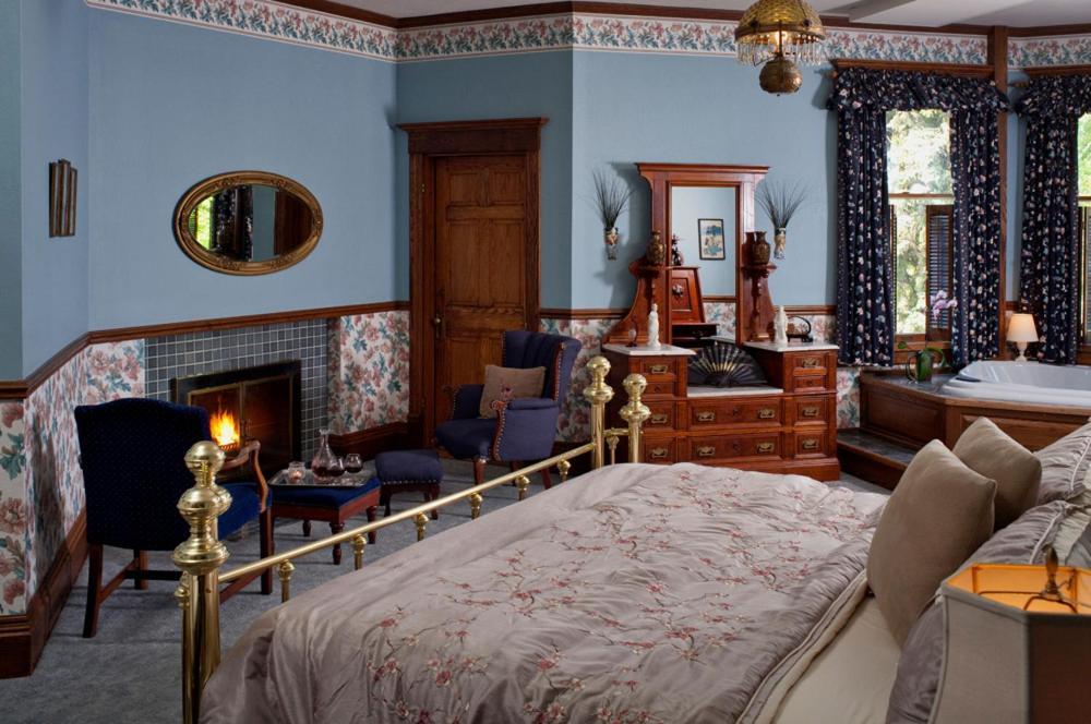 Old Rittenhouse Inn Бейфилд Экстерьер фото